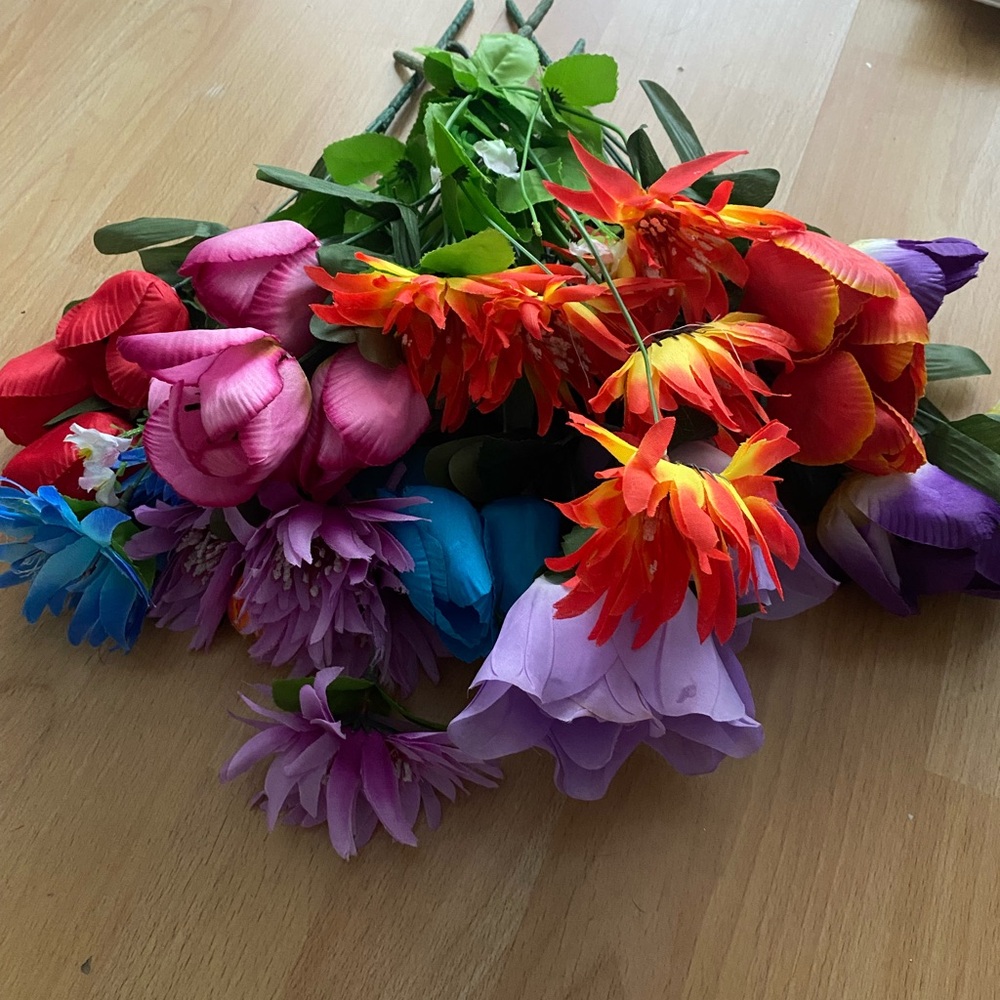 ⭐️Assorted Artificial Flowers!🌟